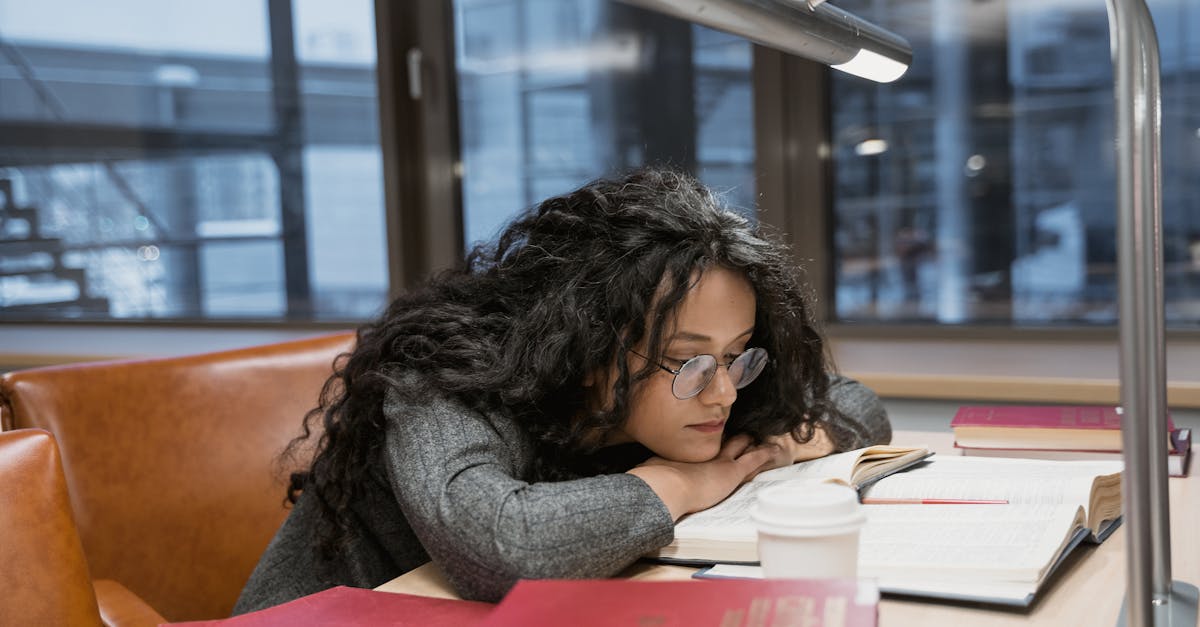 図書館で勉強すると集中できる科学的理由を解説